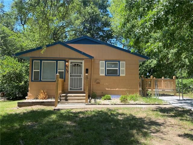 9132 E 43rd Ter, Kansas City, MO 64133