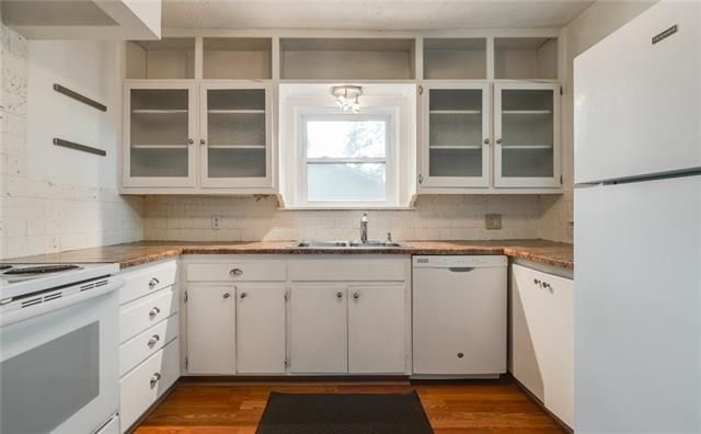 631 E 97th St, Kansas City, MO 64131