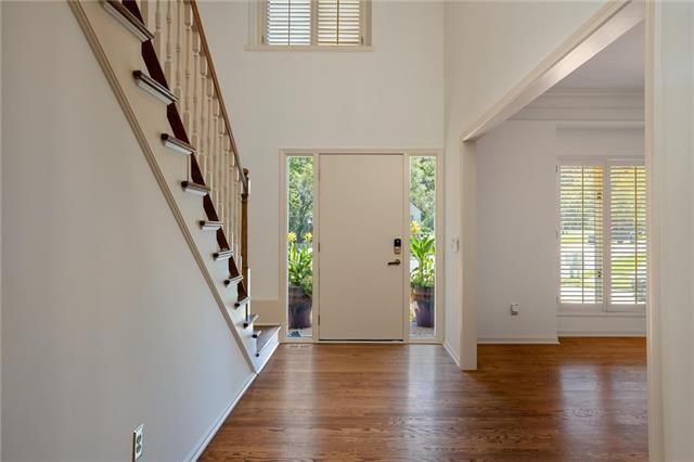 5406 W 99th St, Overland Park, KS 66207