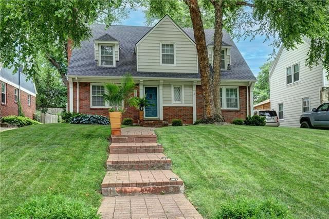 619 E 70th St, Kansas City, MO 64131