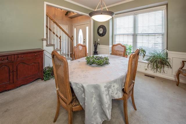 923 NE 101st Ter, Kansas City, MO 64155