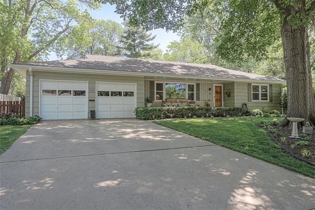 7425 Lowell Ave, Overland Park, KS 66204