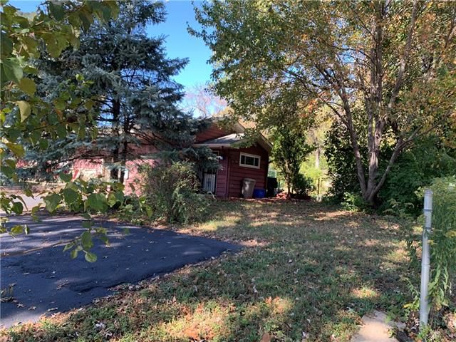 10718 E 43rd St, Kansas City, MO 64133