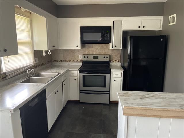 9209 Farley Ave, Kansas City, MO 64138