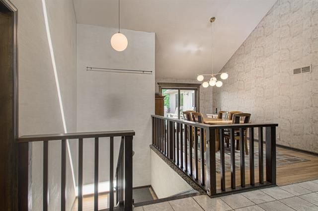 4808 Lynn Ct, Shawnee, KS 66216