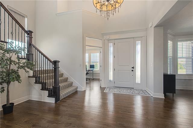 15224 Carter St, Overland Park, KS 66221