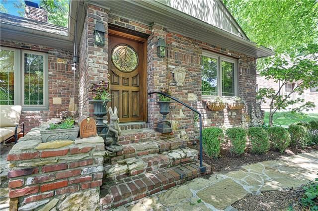 8128 High Dr, Leawood, KS 66206