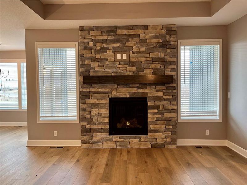 4060 NW Eclipse Pl, Blue Springs, MO 64015