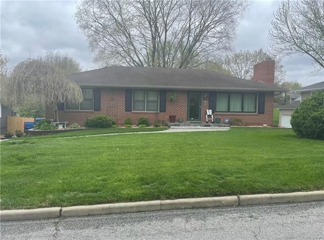 3012 Beck Rd, St Joseph, MO 64506
