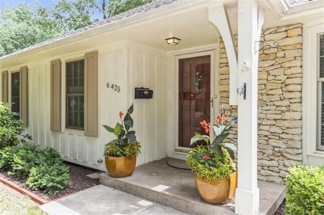 6425 W 101st Ter, Overland Park, KS 66212