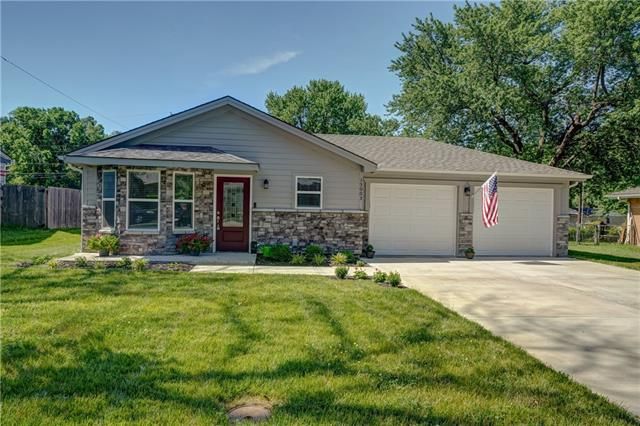 13003 E 38th St S, Independence, MO 64055