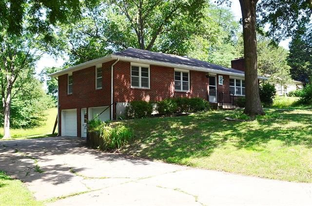 7803 N Mcgee St, Kansas City, MO 64118