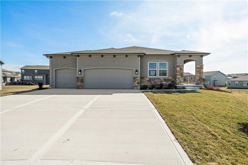 4417 SW Grindstone Cir, Lee's Summit, MO 64082