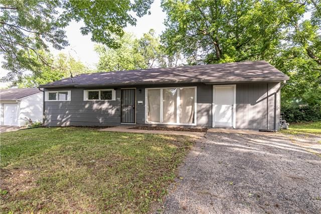 7703 E 112th Ter, Kansas City, MO 64134