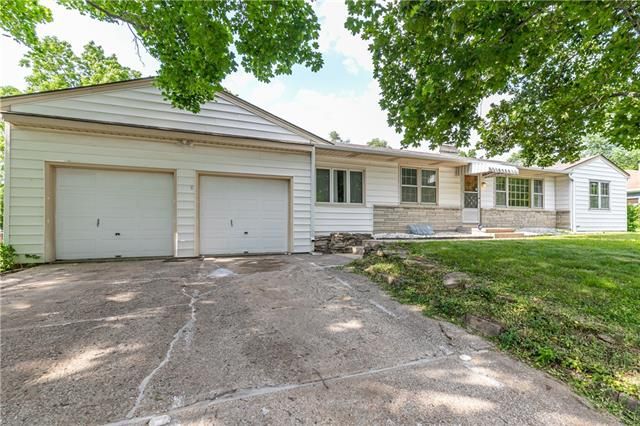 8108 E 80th Ter, Kansas City, MO 64138