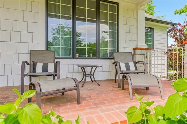 14100 Nieman Rd, Overland Park, KS 66221