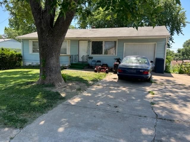 5217 Franklin Ave, Kansas City, MO 64130