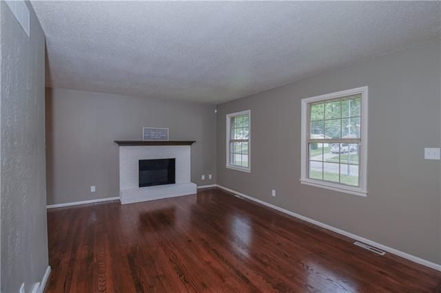 9218 Wallace Ave, Kansas City, MO 64138