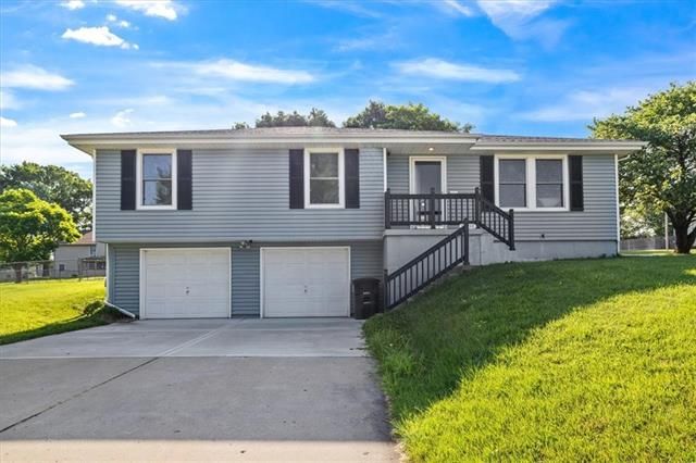 16211 Slater Ave, Belton, MO 64012