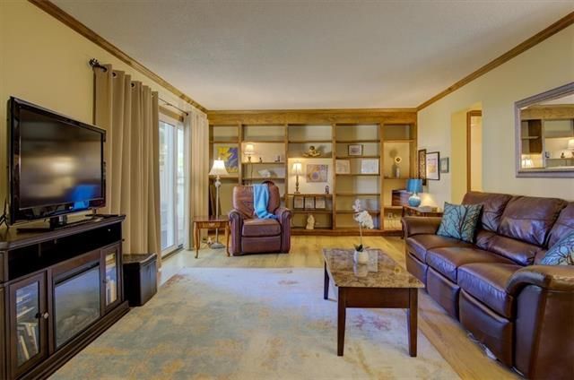 8063 Monrovia St, Lenexa, KS 66215