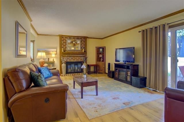 8063 Monrovia St, Lenexa, KS 66215