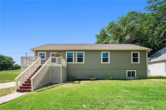 913 Splitlog St, Kansas City, KS 66101