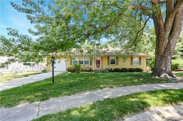 8315 E 106th Ct, Kansas City, MO 64134