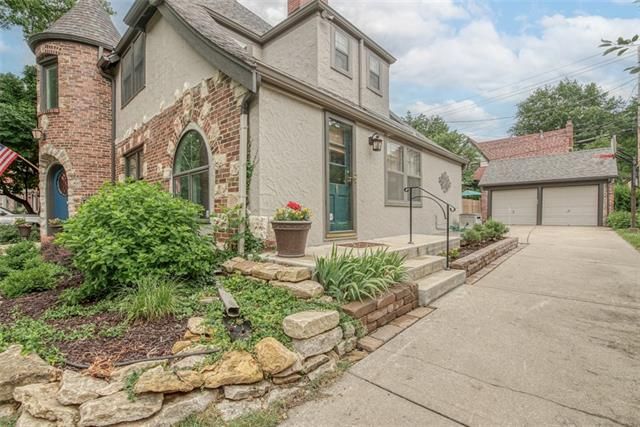 616 W 69th St, Kansas City, MO 64113
