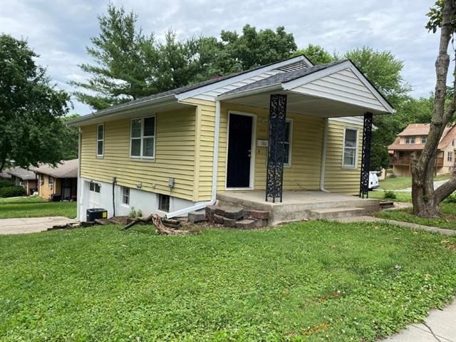 1316 W Walnut St, Independence, MO 64050