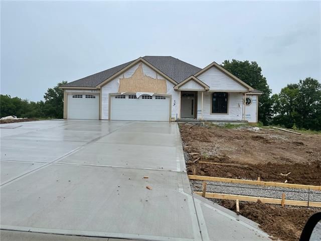 13425 Oakridge Dr, Kearney, MO 64060