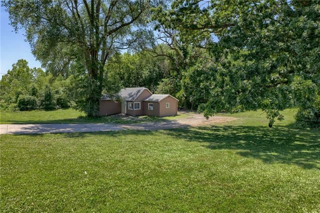 8750 N Amity Ave, Kansas City, MO 64153