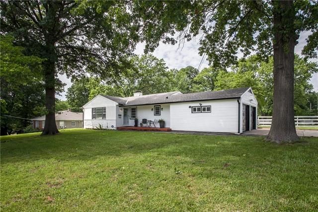 8604 E 55th St, Kansas City, MO 64129