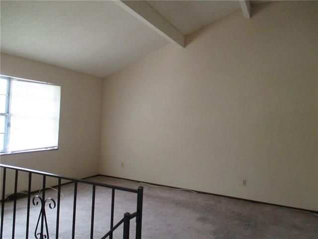 10604 E 41 St, Kansas City, MO 64133