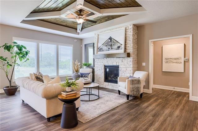 4017 NW Sol Dr, Blue Springs, MO 64015