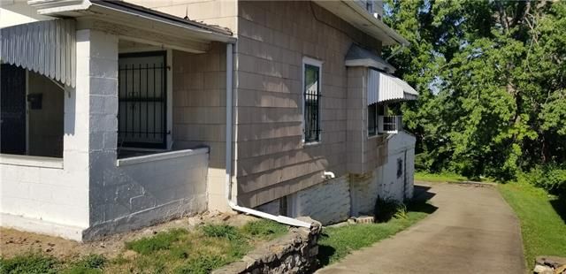 3523 Monroe Ave, Kansas City, MO 64128
