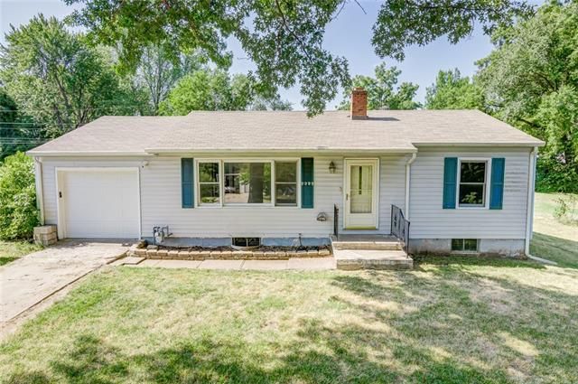 9915 E 38th St, Kansas City, MO 64133