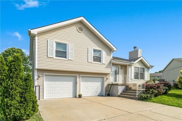 11032 N Ditman Ct, Kansas City, MO 64157