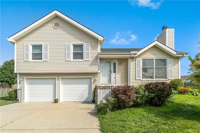 11032 N Ditman Ct, Kansas City, MO 64157