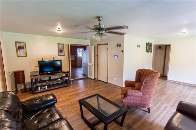 2045 Tauromee Ave, Kansas City, KS 66102