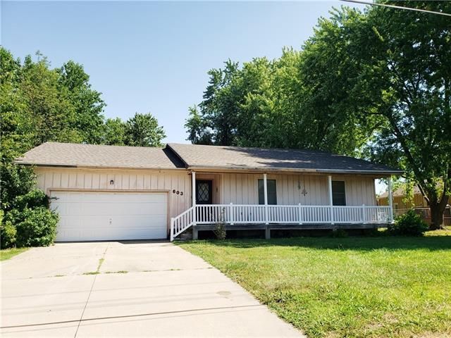 603 E Centennial Dr, Pittsburg, KS 66762
