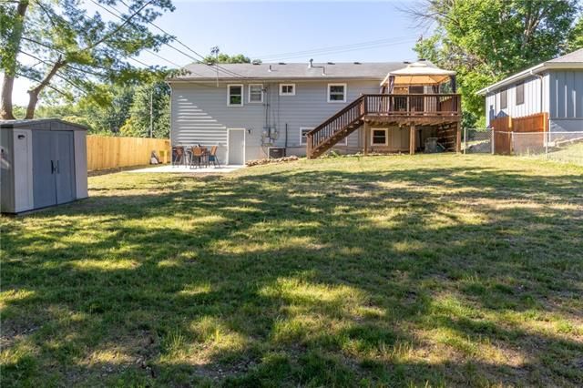 9208 W 95th St, Overland Park, KS 66212