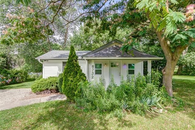 8732 N Mcgee St, Kansas City, MO 64155