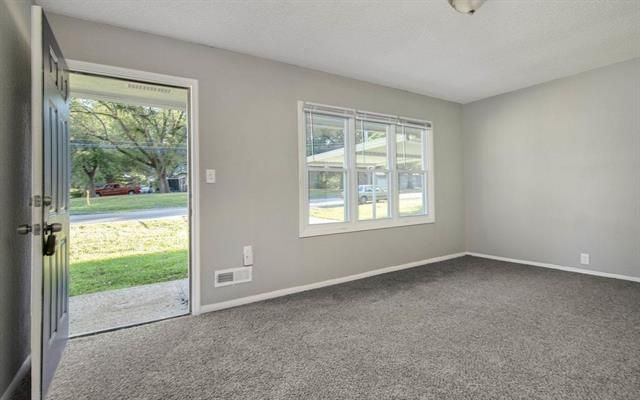 7403 E 107th St, Kansas City, MO 64134
