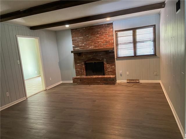 513-15 E 117 St, Kansas City, MO 64131