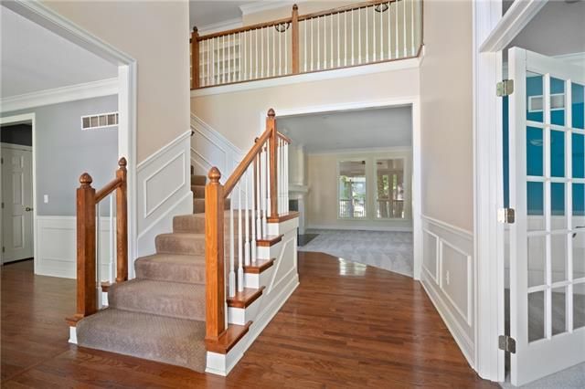14941 Rhodes Cir, Lenexa, KS 66215