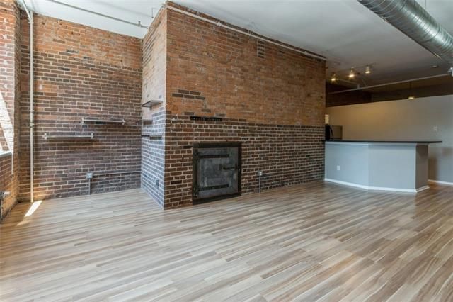 200 Main St #215, Kansas City, MO 64105