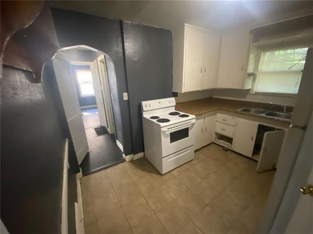 1203 E 80th St, Kansas City, MO 64131
