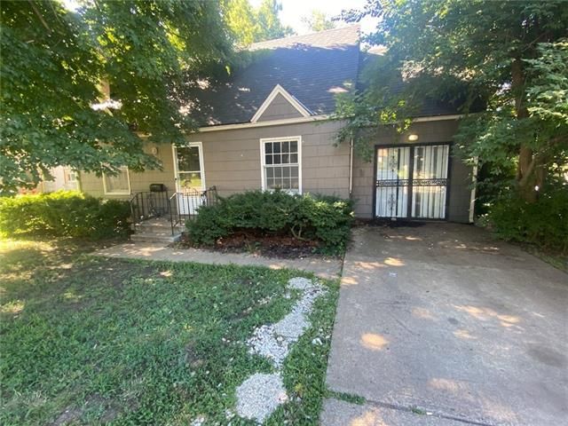 1203 E 80th St, Kansas City, MO 64131