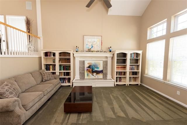 2339 W Trail Dr, Olathe, KS 66061