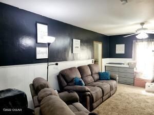 327 E 9th St, Baxter Springs, KS 66713